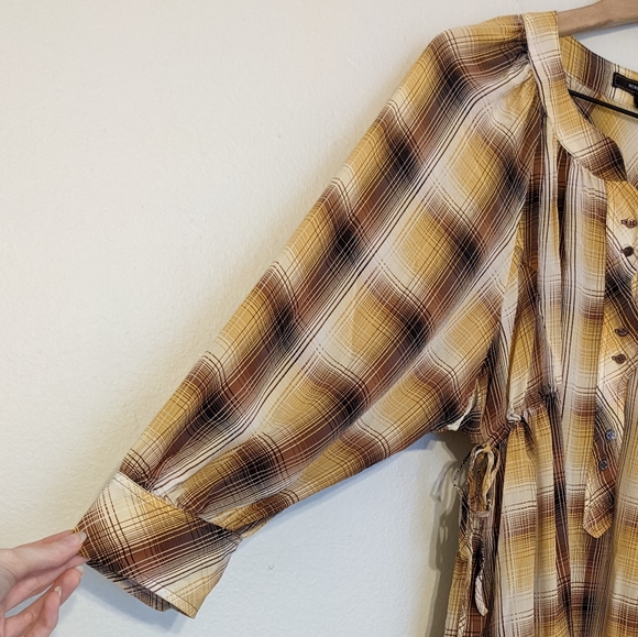 BCBGMaxAzria Silk Boho Plaid Drapey Cinch Blouse size Medium - Picture 4 of 8